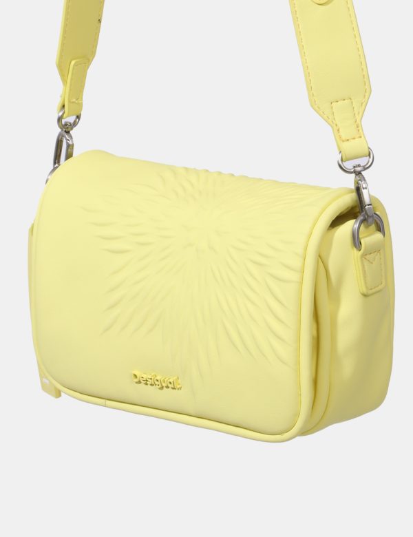 Borse Desigual Giallo - Borsa a tracolla di piccole dimensioni in total giallo limone. La bag si compone di unico scompartim