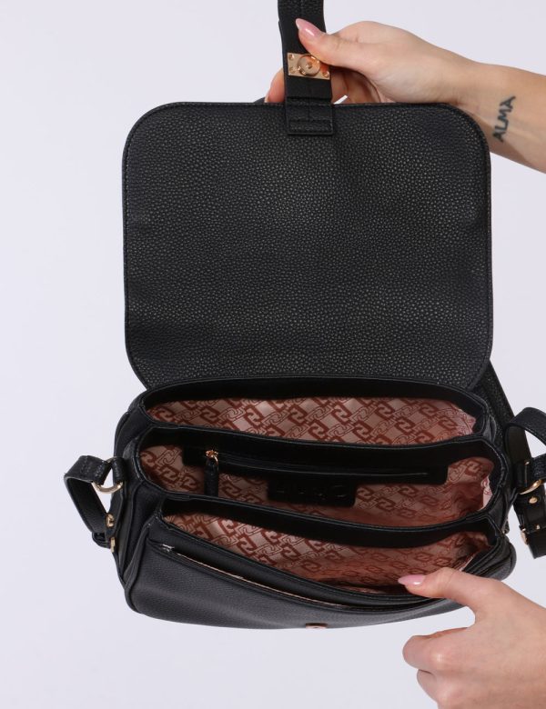 Borsa Liu-Jo Nero - Borsa a tracolla di piccole dimensioni in total nero. La bag si compone di triplice scompartimento con t