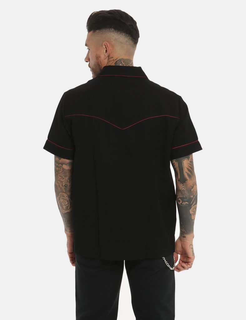 T-shirt Fred Perry nera - COMPOSIZIONE E VESTIBILITÀ:100% cotoneIl modello è alto 178 cm e indossa la taglia L. La vestibili