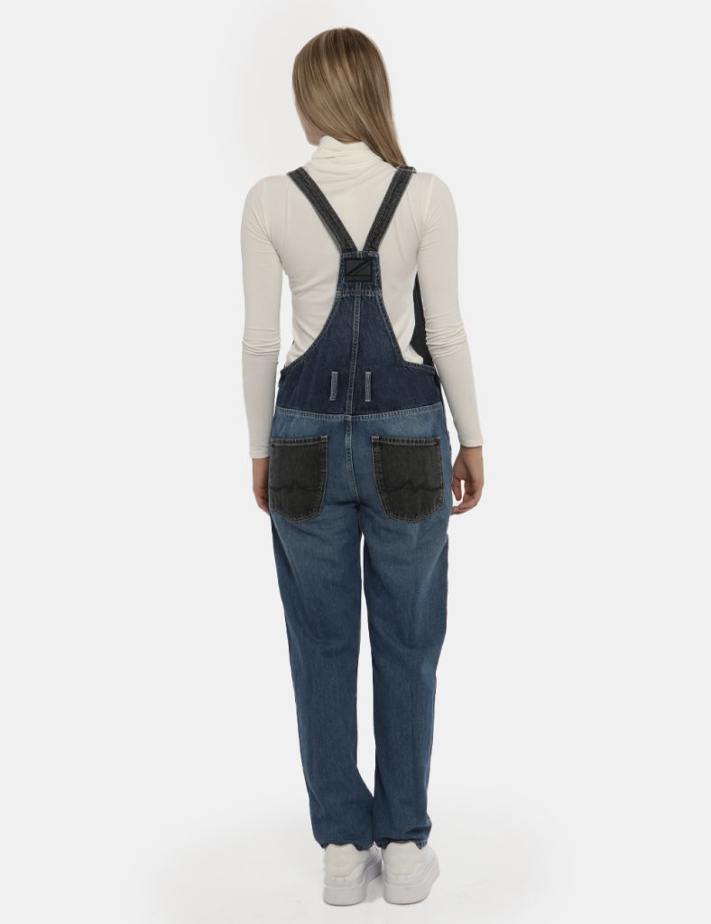 Tuta Pepe Jeans Salopette blu denim - COMPOSIZIONE E VESTIBILITÀ:100% cotoneLa modella è alta 172 cm e indossa la taglia S.