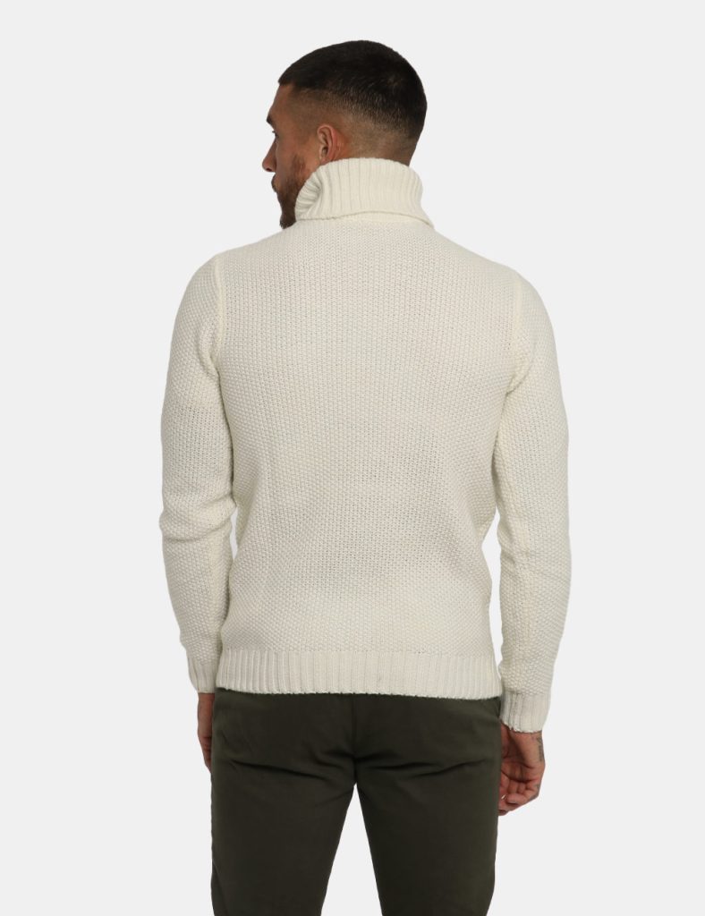 Maglione Goha dolcevita panna - COMPOSIZIONE E VESTIBILITÀ:81% acrilico 14% lana 5% poliamideIl modello è alto 178 cm e indo