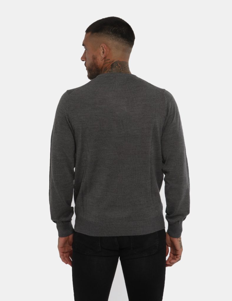 Maglione Yes Zee grigio - COMPOSIZIONE E VESTIBILITÀ:50% acrilica 50% lanaIl modello è alto 178 cm e indossa la taglia L. La