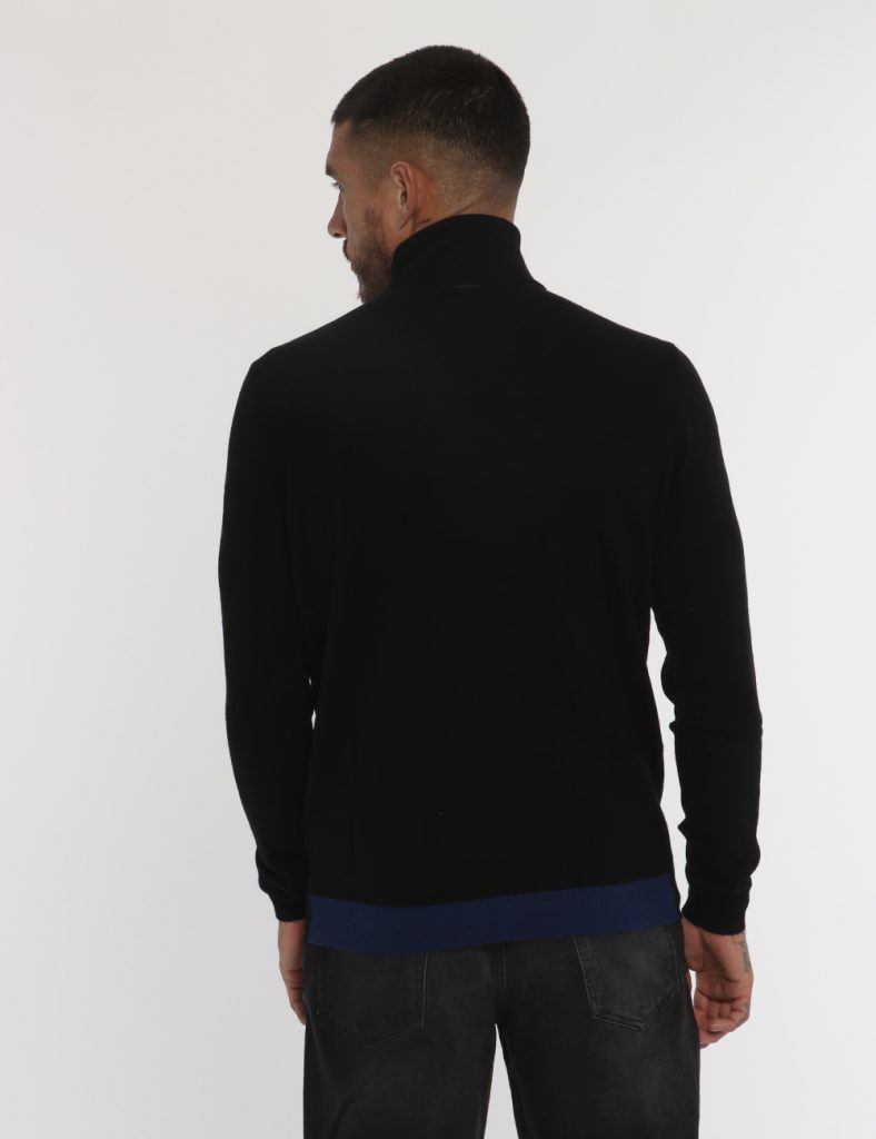 Maglione Antony Morato nero - COMPOSIZIONE E VESTIBILITÀ:95% lama 5% cashmereIl modello è alto 178 cm e indossa la taglia M.