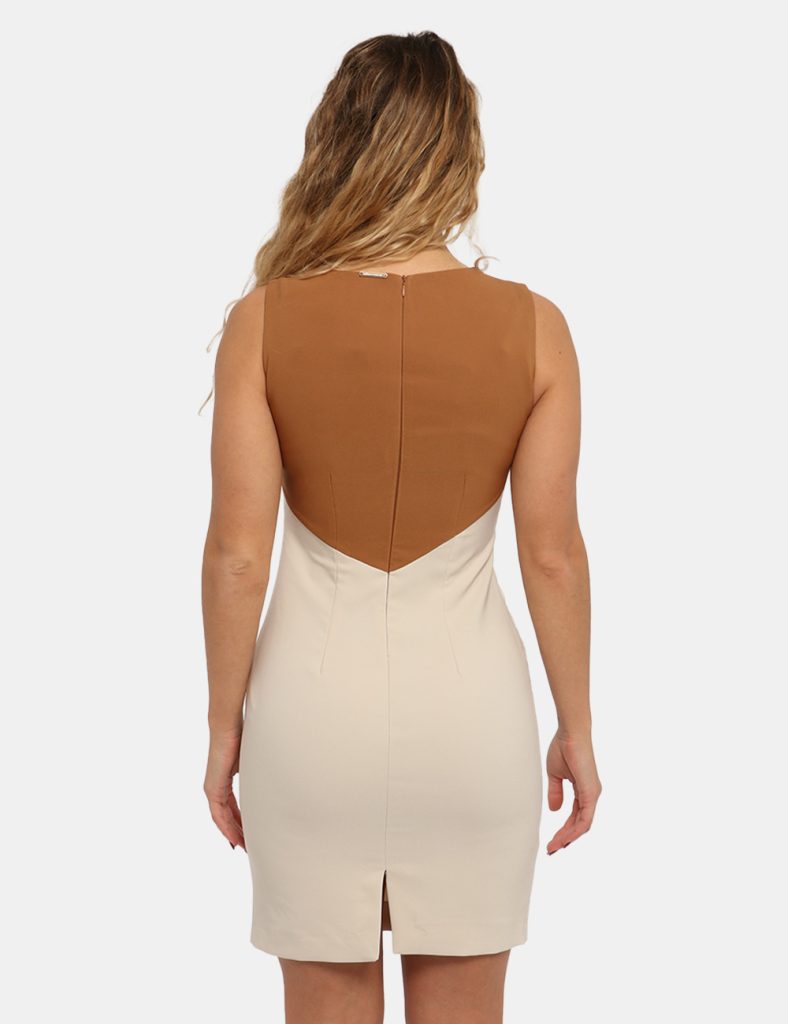 Vestito Sandro Ferrone beige - COMPOSIZIONE E VESTIBILITÀ:95% poliestere 5% elastaneLa modella è alta 170 cm e indossa la ta