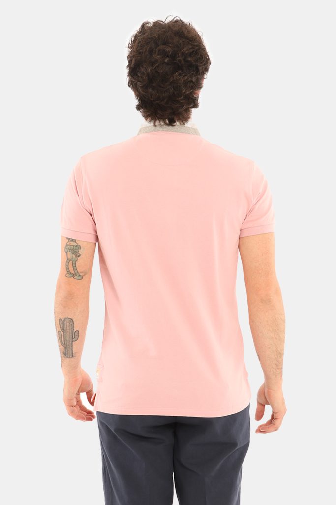 T-shirt Yes Zee rosa - COMPOSIZIONE E VESTIBILITÀ:95% cotone 5% elastaneIl modello è alta 178 cm e indossa la taglia L. La v