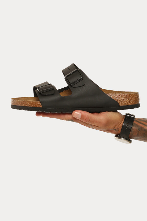 Sandali Birkenstock nero - COMPOSIZIONE E VESTIBILITÀ:Cuoio materiali tessili e altre materieIl modello è alta 178 cm e indo