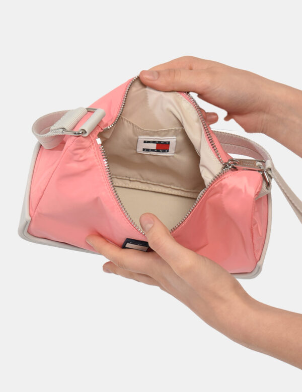 Borsa Tommy Hilfiger Rosa - Borsa a mano di piccole dimensioni in tessuto rosa chiaro più silicone grigio. Presente unico sc