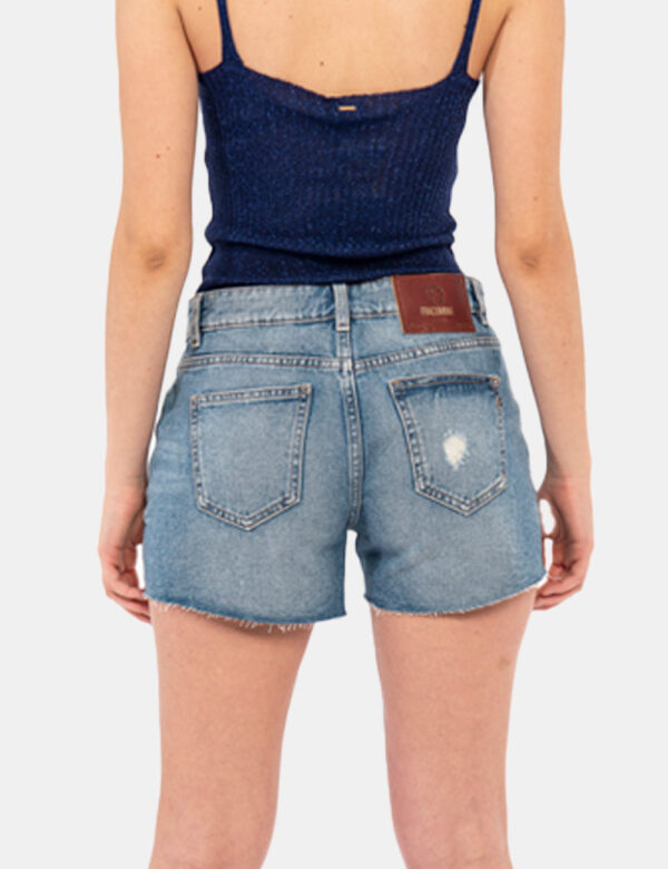 Shorts Fracomina Jeans - Shorts in blu denim corto con tasche sagomate sul fronte e tasche a toppa sul retro. Presenti rippe