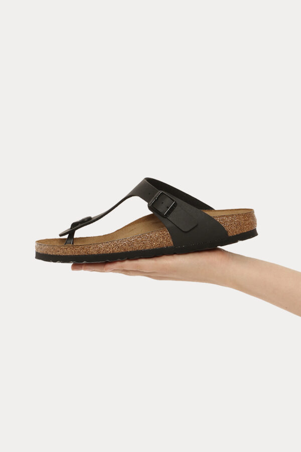 Sandali Birkenstock nere - COMPOSIZIONE E VESTIBILITÀ:Materiali tessili e altre materieLa modella calza il numero 39 e la ca