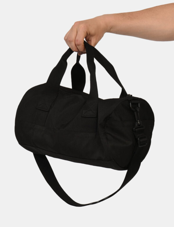 Borsa da viaggio Calvin Klein Nero - Borsa da viaggio di piccole dimensioni in total nero. Presente unico scompartimento con