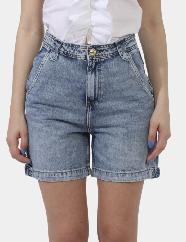 Shorts Yes Zee Jeans - Shorts in total blu denim lunghezza bermuda. Presenti tasche a taglio trasversale più tasche a toppa