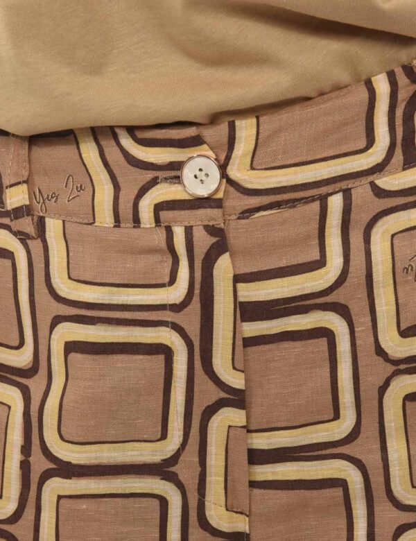 Pantaloni Yes Zee Beige - Pantaloni larghi con motivi geometrici sui toni del beige e del marrone. Dalle vibes deserto è il