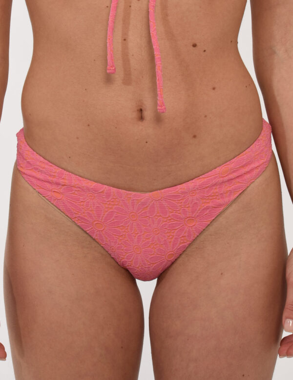 Slip Sundek Rosa - Slip costume modello brasiliana in rosa pastello con trama lavorata in tono su tono. La vestibilità è mor