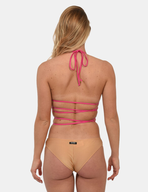 Costume Sundek Oro - Costume modello bikini a triangolo più slip sgambato su base oro e bordatura rosa shocking. La vestibil