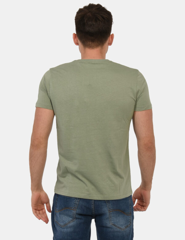 T-shirt U.S. Polo Assn. Verde - T-shirt classica in total verde chiaro con patch logo brand ricamato in tono su tono ad alte