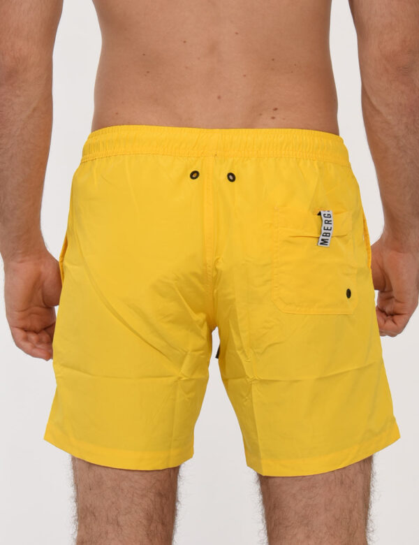 Costume Bikkembergs Giallo - Costume modello shorts in 100% poliestere. Il capo si sviluppa in total giallo con logo brand