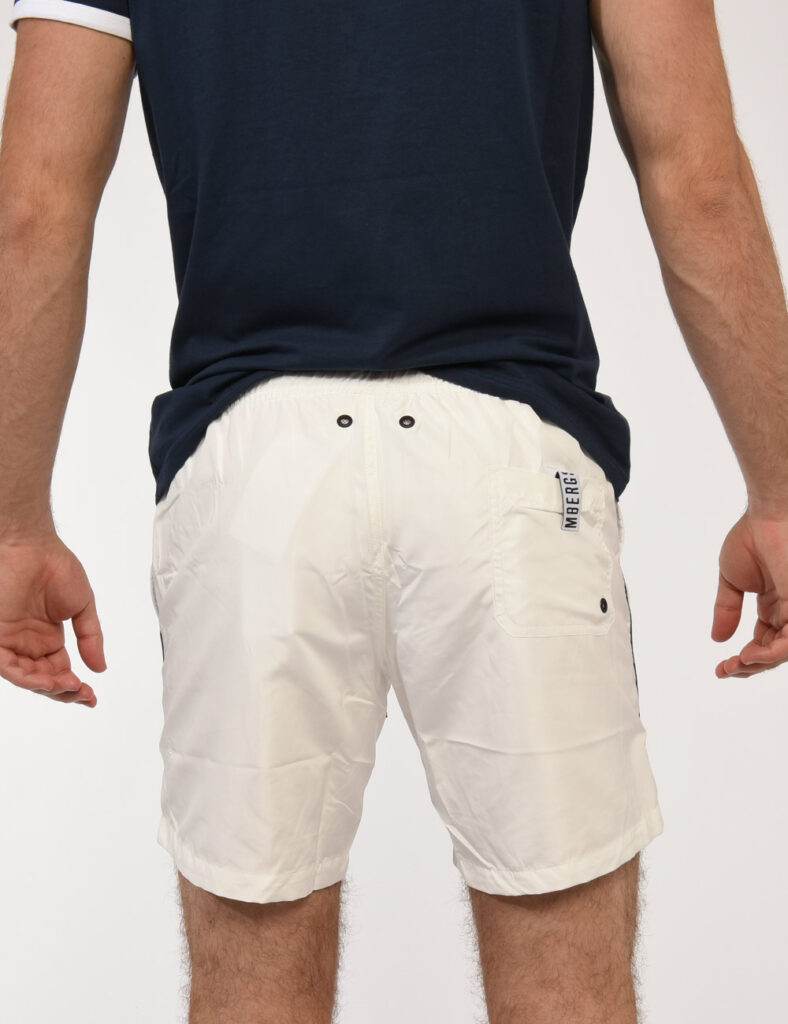 Costume Bikkembergs Bianco - Costume modello shorts in 100% poliestere. Il capo si sviluppa in total bianco con logo brand b