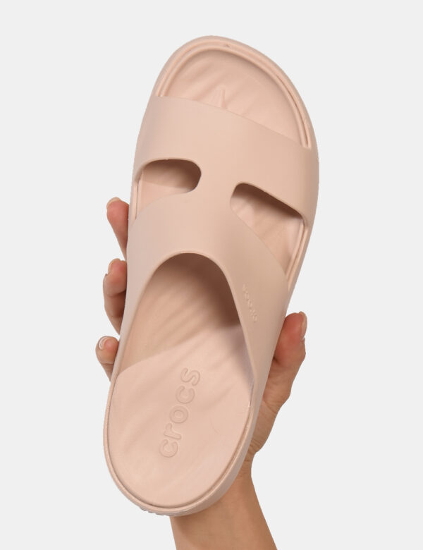 Ciabatte Crocs Rosa - Ciabatte in total rosa chiaro con doppia fascia e dita scoperte più suola alta. La calzata è pratica e