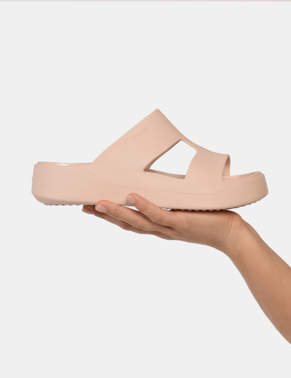 Ciabatte Crocs Rosa - Ciabatte in total rosa chiaro con doppia fascia e dita scoperte più suola alta. La calzata è pratica e