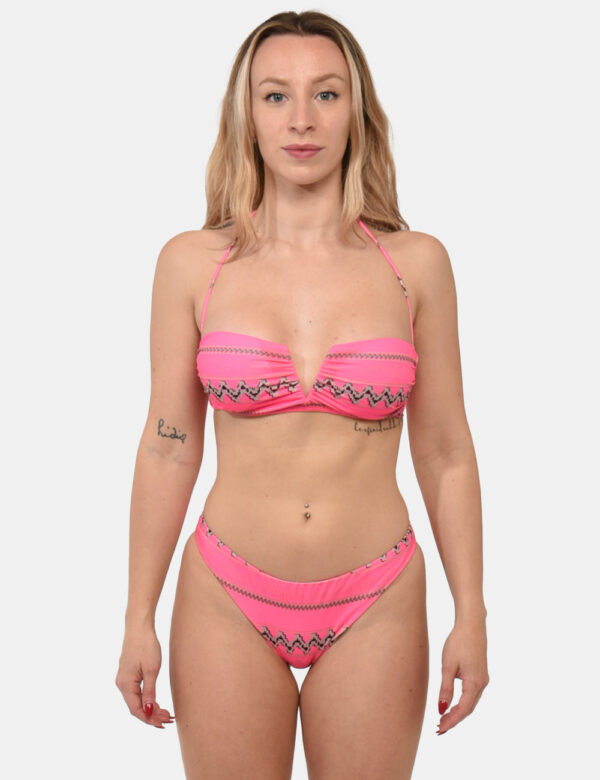 Bikini F**K Rosa - Costume modello bikini a fascia più slip sgambato su base rosa shocking, e vari dettagli in marrone/beige