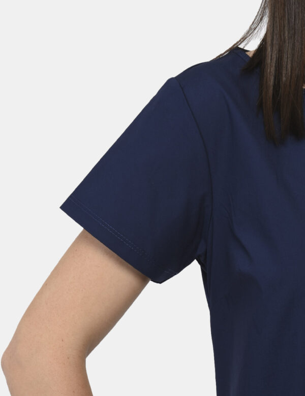 T-shirt Rue De Clerie Blu - T-shirt in cotone spesso ed in total blu navy. Presente girocollo classico e qualche cucitura ev