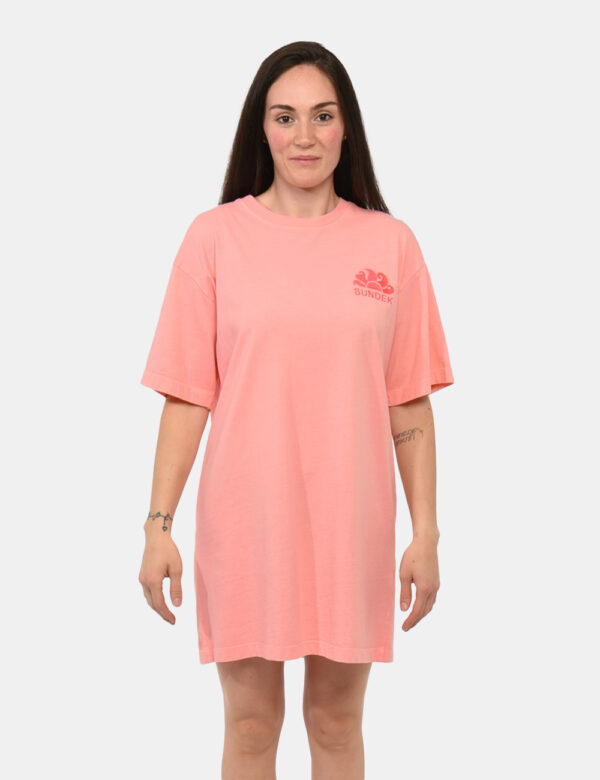 Abito Sundek Rosa - Vestito da mare modello t-shirt lunga in total rosa chiaro con logo brand ricamato ad altezza cuore. La