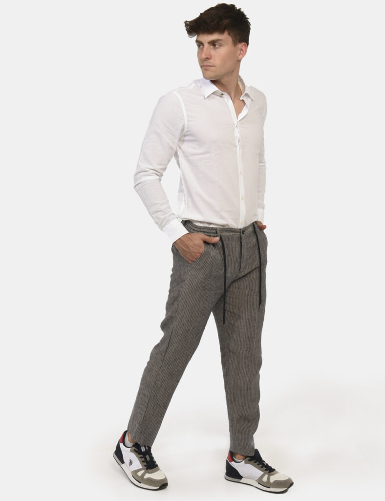 Pantaloni Gazzarrini Grigio - Pantaloni classici grigi gessati bianchi con tasche a taglio trasversale. Presenti tasche a fe