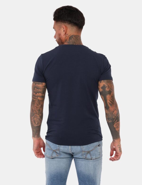 T-shirt Gas Blu - La t-shirt con micro logo Gas è il capo must have di tutti i guardaroba! Fresca e versatile puoi indossarl