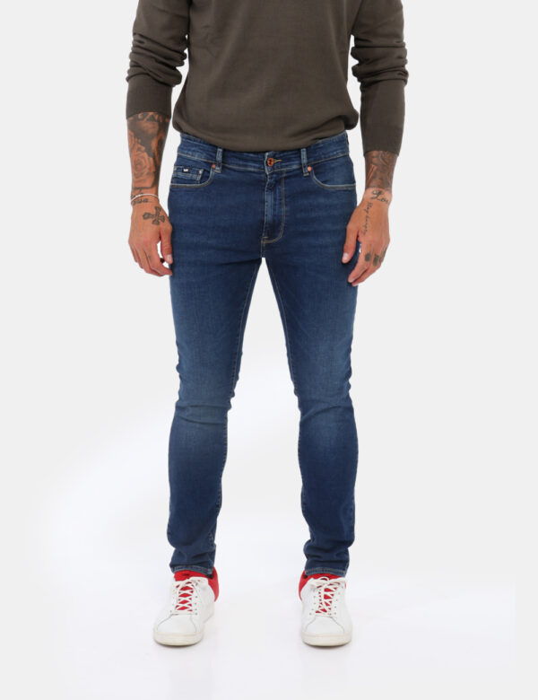 Jeans Gas Jeans - Jeans Gas slim fit, modello cinque tasche. Indossalo per non sbagliare mai!