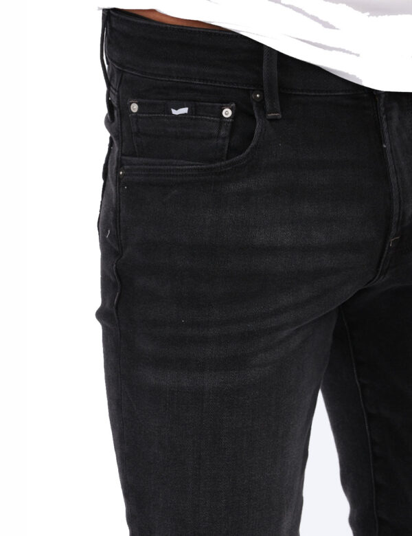 Jeans Gas Nero - Jeans nero Gas slim fit, modello cinque tasche. Indossalo per non sbagliare mai!