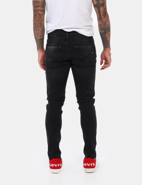 Jeans Gas Nero - Jeans nero Gas slim fit, modello cinque tasche. Indossalo per non sbagliare mai!