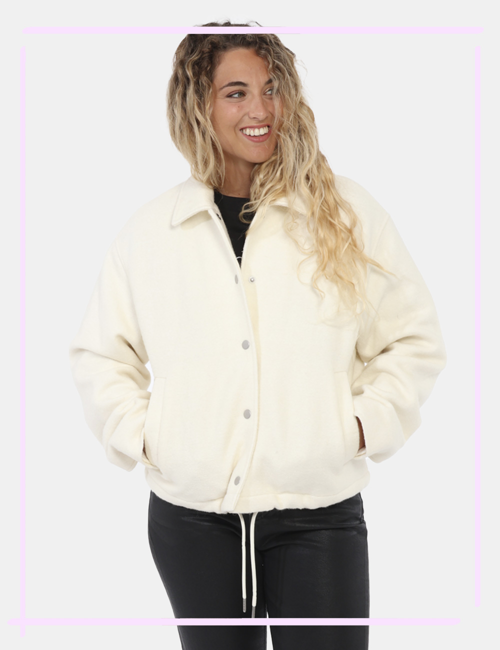 Cappotto Calvin Klein Bianco - Cod. art. J20J224330 B CVVi ricordiamo che tutti i nostri articoli sono originali.