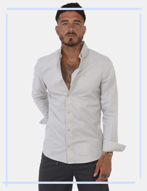 Camicia Calvin Klein Grigio - Cod. art. K10K113212 B CVVi ricordiamo che tutti i nostri articoli sono originali.