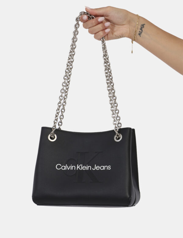 Borsa Calvin Klein Nero - Cod. art. K60K607831 OVVi ricordiamo che tutti i nostri articoli sono originali.