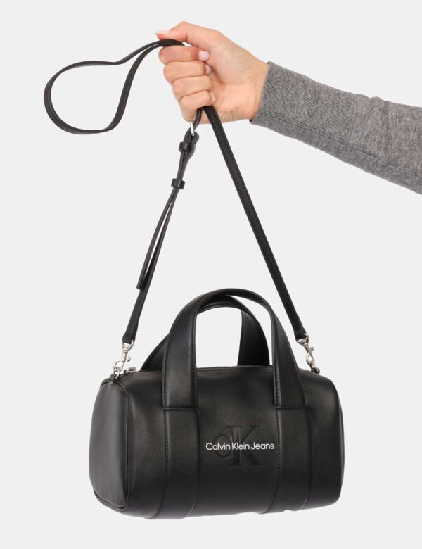 Borsa Calvin Klein Nero - Cod. art. K60K612378 OVVi ricordiamo che tutti i nostri articoli sono originali.