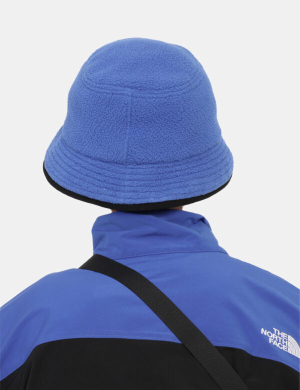 Cappello The North Face Blu - Bucket hat con logo TNF sul fronte ricamato con filo bianco. Indossa questo cappello blu elett