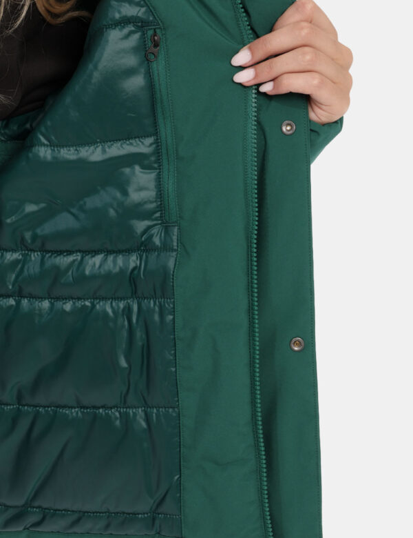 Piumino The North Face Verde - Piumnino verde bottiglia con cappuccio e zip sulle maniche. Togli le maniche e diventa un gil