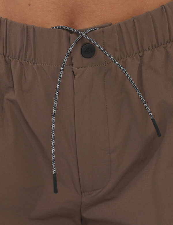 Pantaloni The North Face Marrone - Cod. art. NF0A89H1 D CVVi ricordiamo che tutti i nostri articoli sono originali.