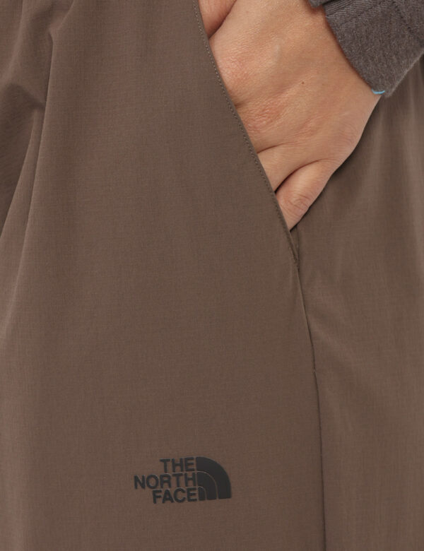 Pantaloni The North Face Marrone - Cod. art. NF0A89H1 D CVVi ricordiamo che tutti i nostri articoli sono originali.