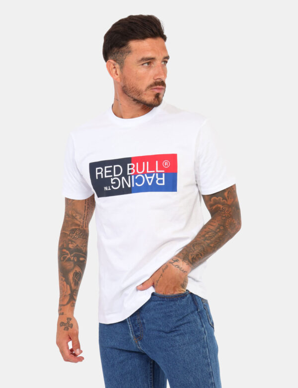 T-shirt Red Bull Bianco - Questa t-shirt Red Bull Racing x Pepe jeans a maniche corte è un pezzo iconico per chi ama un look