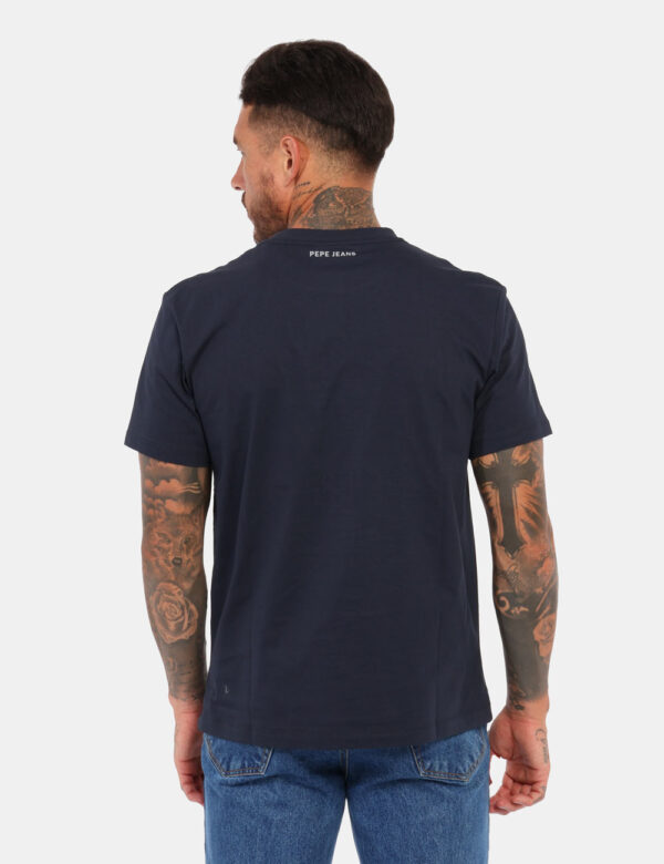 T-shirt Red Bull Blu - Questa t-shirt Red Bull Racing x Pepe Jeans a maniche corte è un capo essenziale per gli appassionati