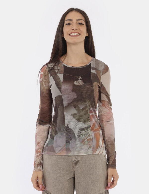 Maglia Desigual Marrone - Maglia velata a maniche lunghe in fantasia marrone e beige. La vestibilità è morbida e regolare. L