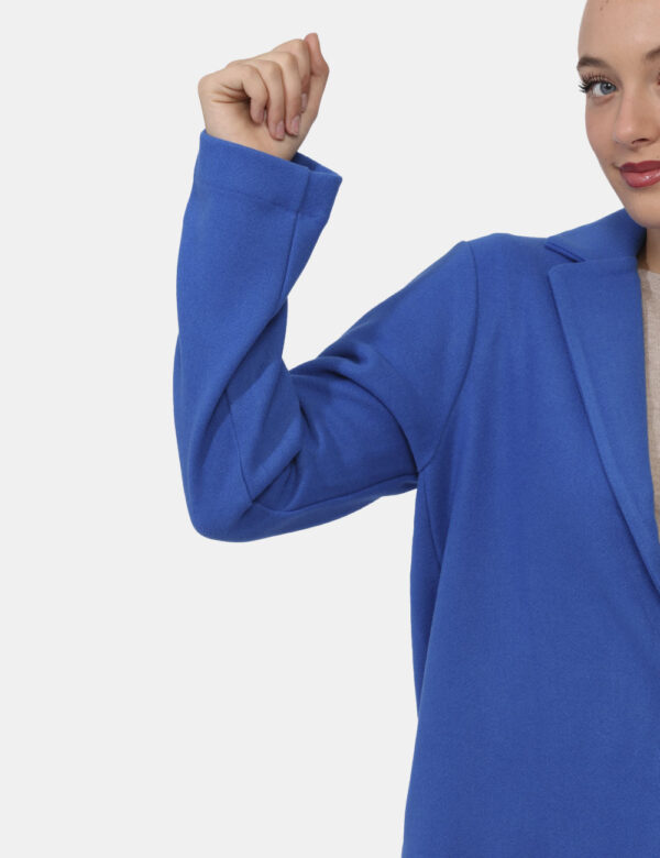 Cappotto Fracomina Blu - Cappotto lungo in total blu elettrico. La vestibilità è morbida e pratica grazie a bottone automati