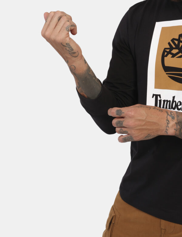 T-shirt Timberland Nero - L’articolo appartiene al campionario esclusivo di stagione: pezzo unicoCod. art. TB0A5VBB B CVVi r