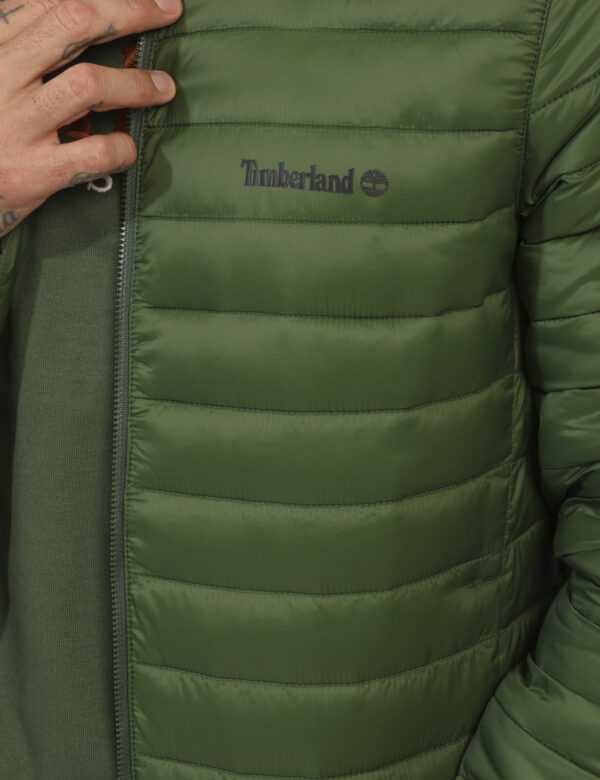 Piumino Timberland Verde - L’articolo appartiene al campionario esclusivo di stagione: pezzo unicoCod. art. TB0A625K B CVVi