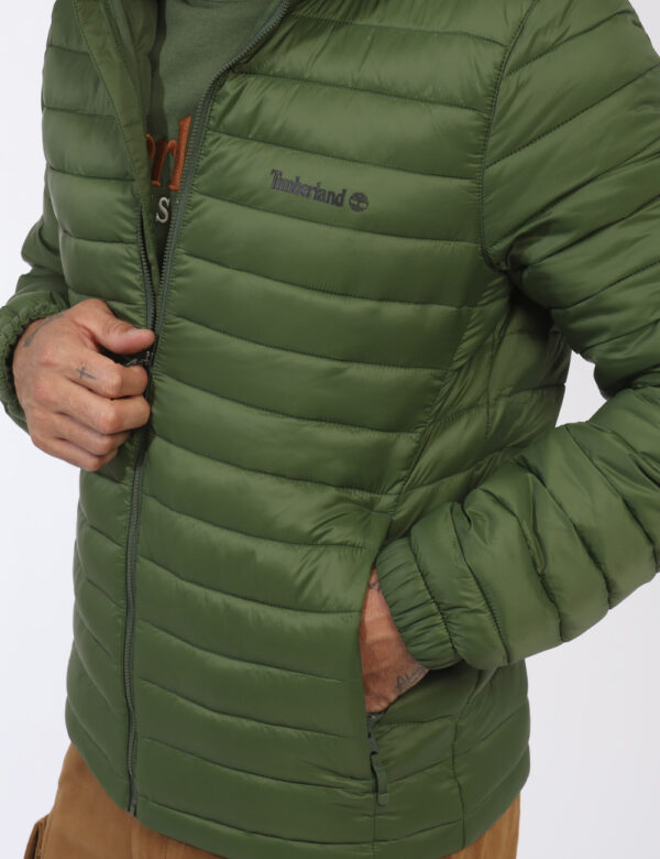 Piumino Timberland Verde - L’articolo appartiene al campionario esclusivo di stagione: pezzo unicoCod. art. TB0A625K B CVVi