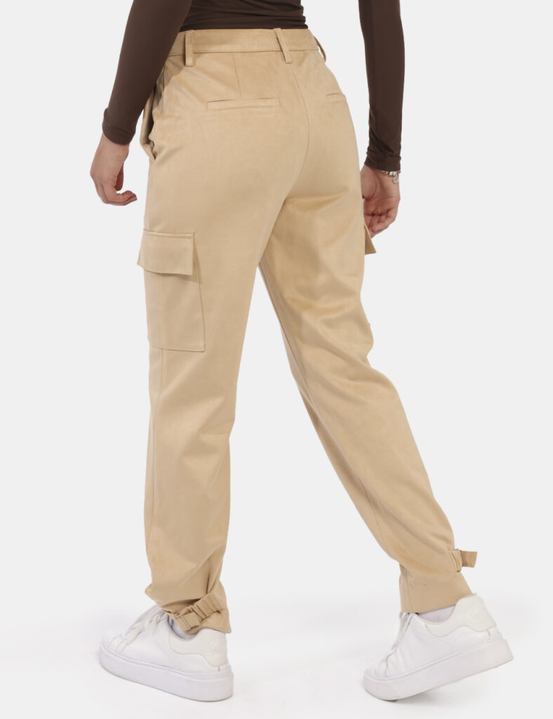 Pantaloni Guess Beige - L’articolo appartiene al campionario esclusivo di stagione: pezzo unicoCod. art. W4YB08WE0L0 GS CVVi