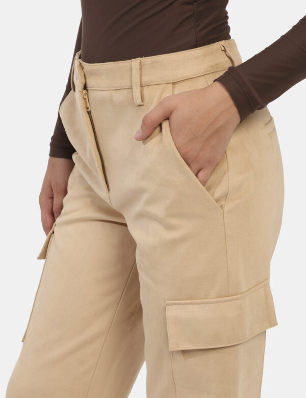 Pantaloni Guess Beige - L’articolo appartiene al campionario esclusivo di stagione: pezzo unicoCod. art. W4YB08WE0L0 GS CVVi