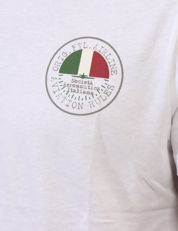 T-shirt Aeronautica Italiana Bianco - T-shirt classica in total bianco con piccolologo stampato ad altezza cuore. La vestibi