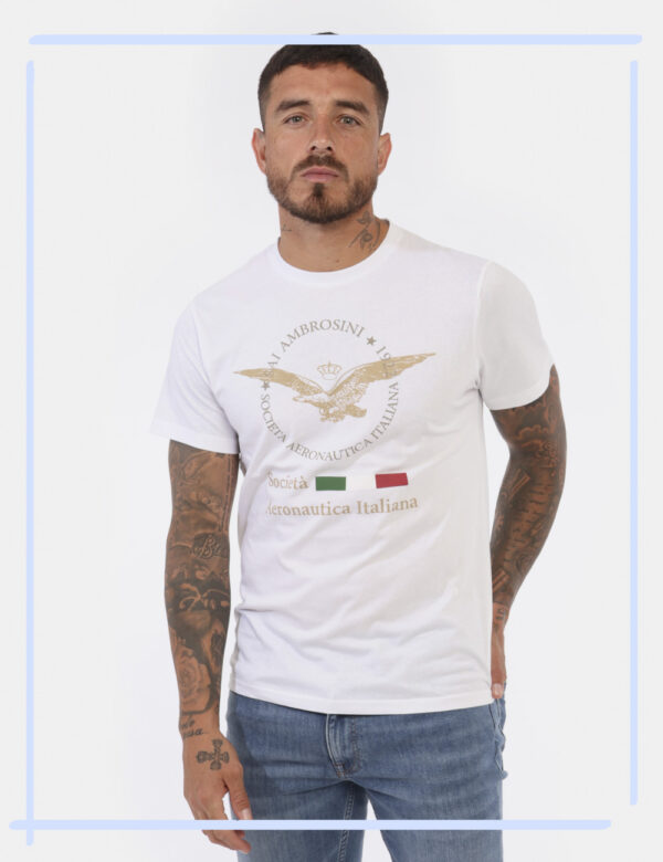 T-shirt Aeronautica Italiana Bianco - T-shirt classica in total bianco con logo brand centrale. La vestibilità è morbida e r